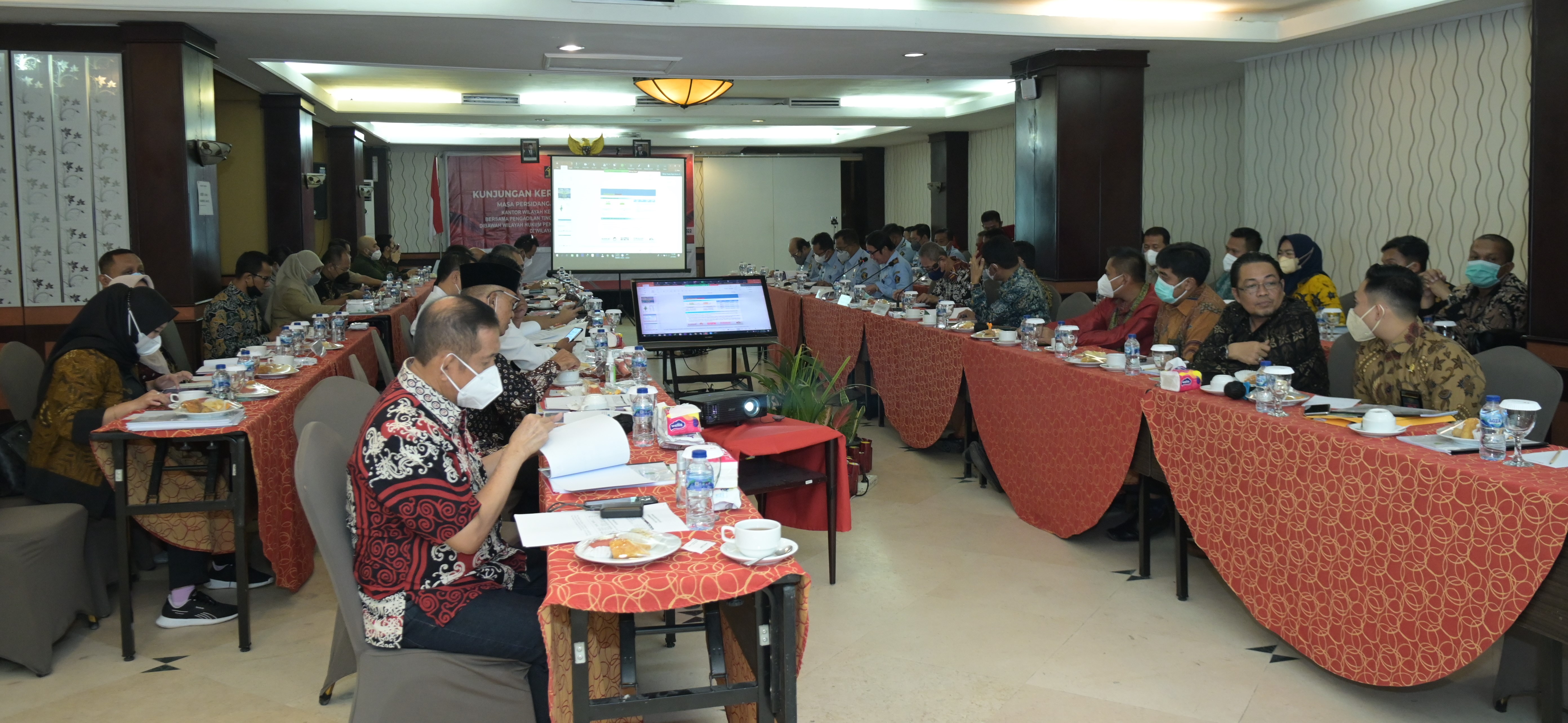 KETUA PENGADILAN TINGGI KALIMANTAN TIMUR : BELUM TERSEDIANYA TANAH DAN GEDUNG PENGADILAN TINGGI KALIMANTAN UTARA