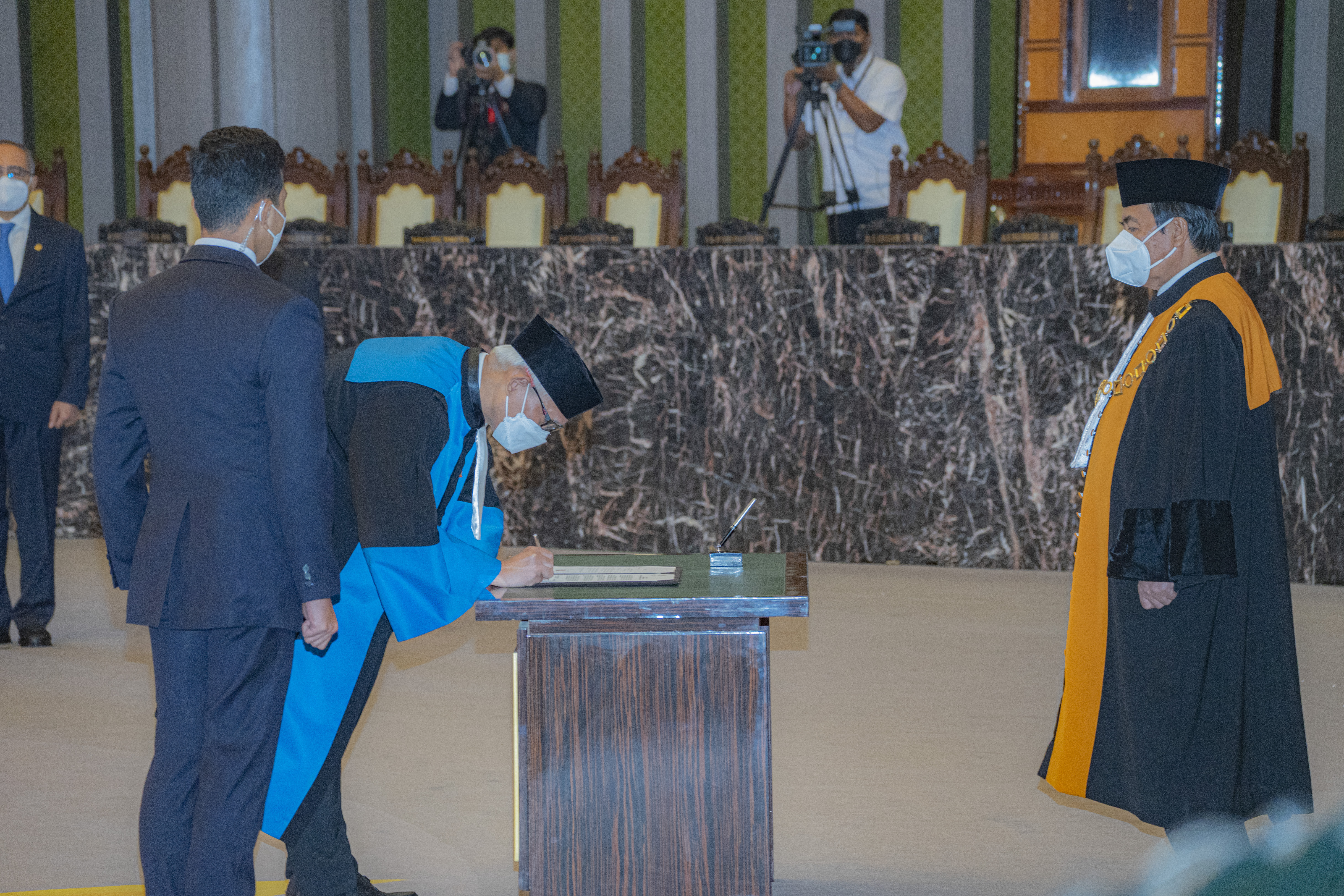 TRIYONO MARTANTO UCAP SUMPAH JABATAN DI HADAPAN KETUA MAHKAMAH AGUNG