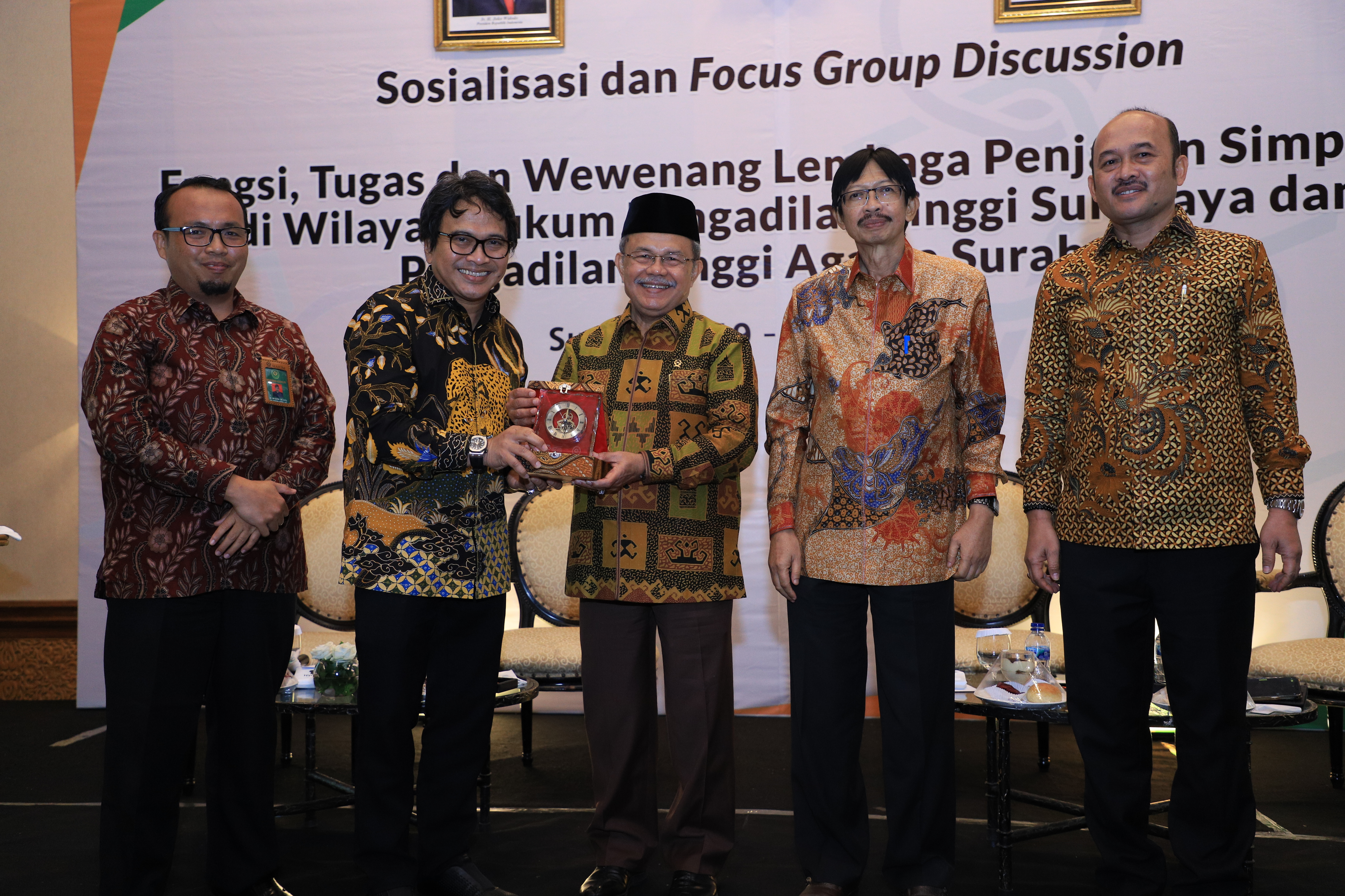 MAHKAMAH AGUNG DAN LEMBAGA PENJAMIN SIMPANAN (LPS) SELENGGARAKAN SOSIALISASI DAN FGD DI WILAYAH HUKUM PENGADILAN TINGGI SURABAYA DAN PENGADILAN TINGGI AGAMA SURABAYA