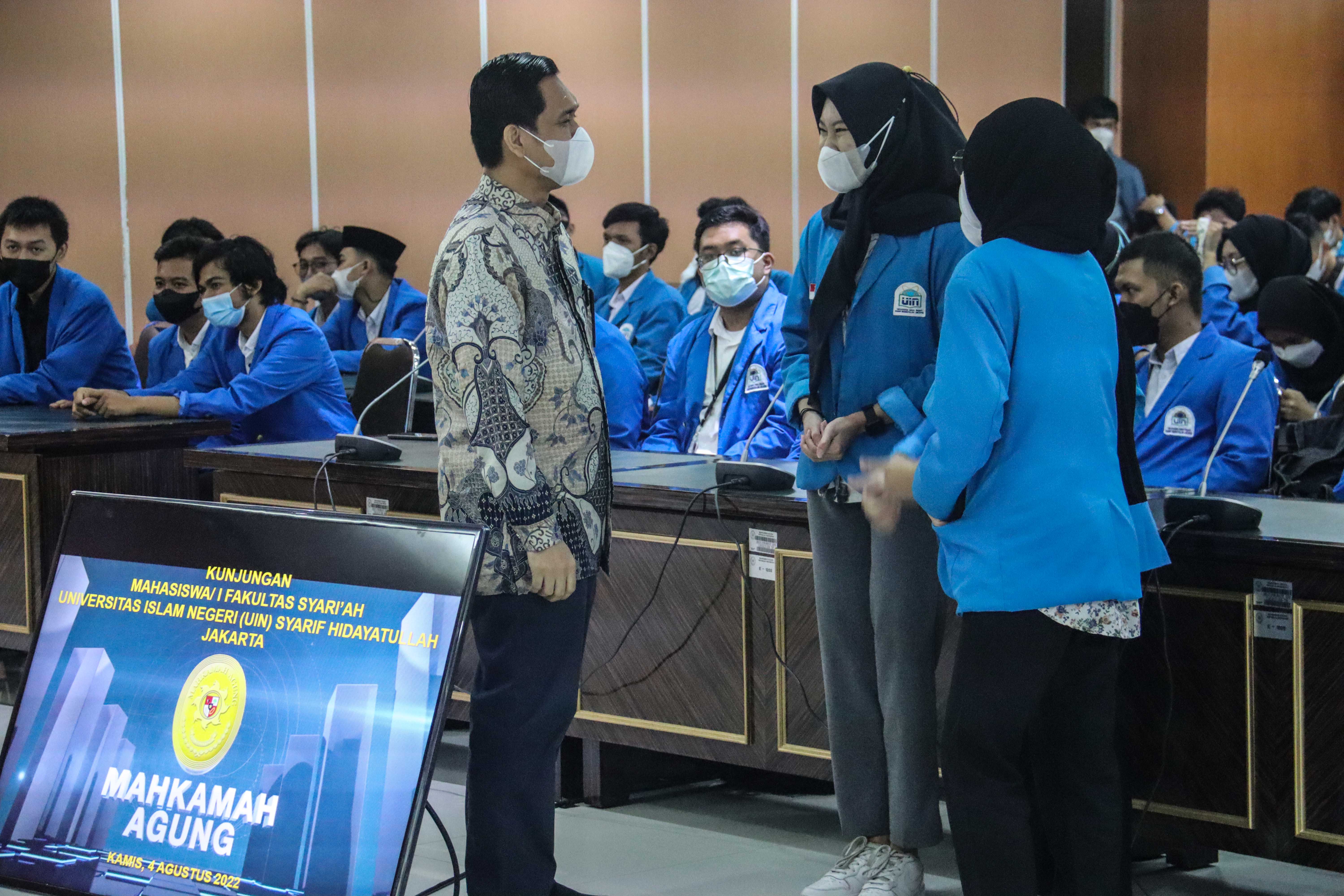 KUNJUNGAN MAHASISWA FAKULTAS SYARI’AH DAN HUKUM   (UIN) JAKARTA KE MAHKAMAH AGUNG