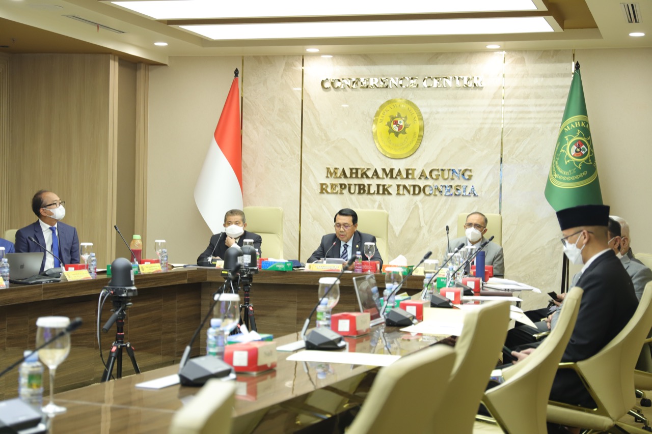 KETUA MA HADIRI SEMINAR KOMPETISI PENGENDALIAN MERGER BERSAMA DENGAN OECD