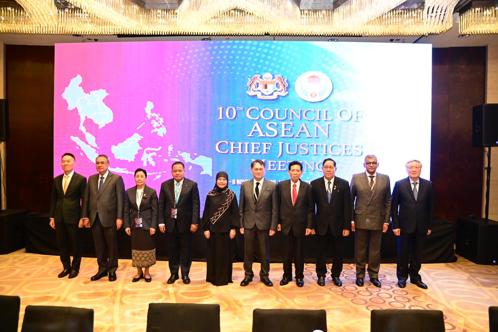 PERTEMUAN COUNCIL OF ASEAN CHIEF JUSTICE KE 10 DI KUALA LUMPUR: MAHKAMAH AGUNG RI INDONESIA MELEPAS KEPEMIMPINAN CACJ 2021-2022