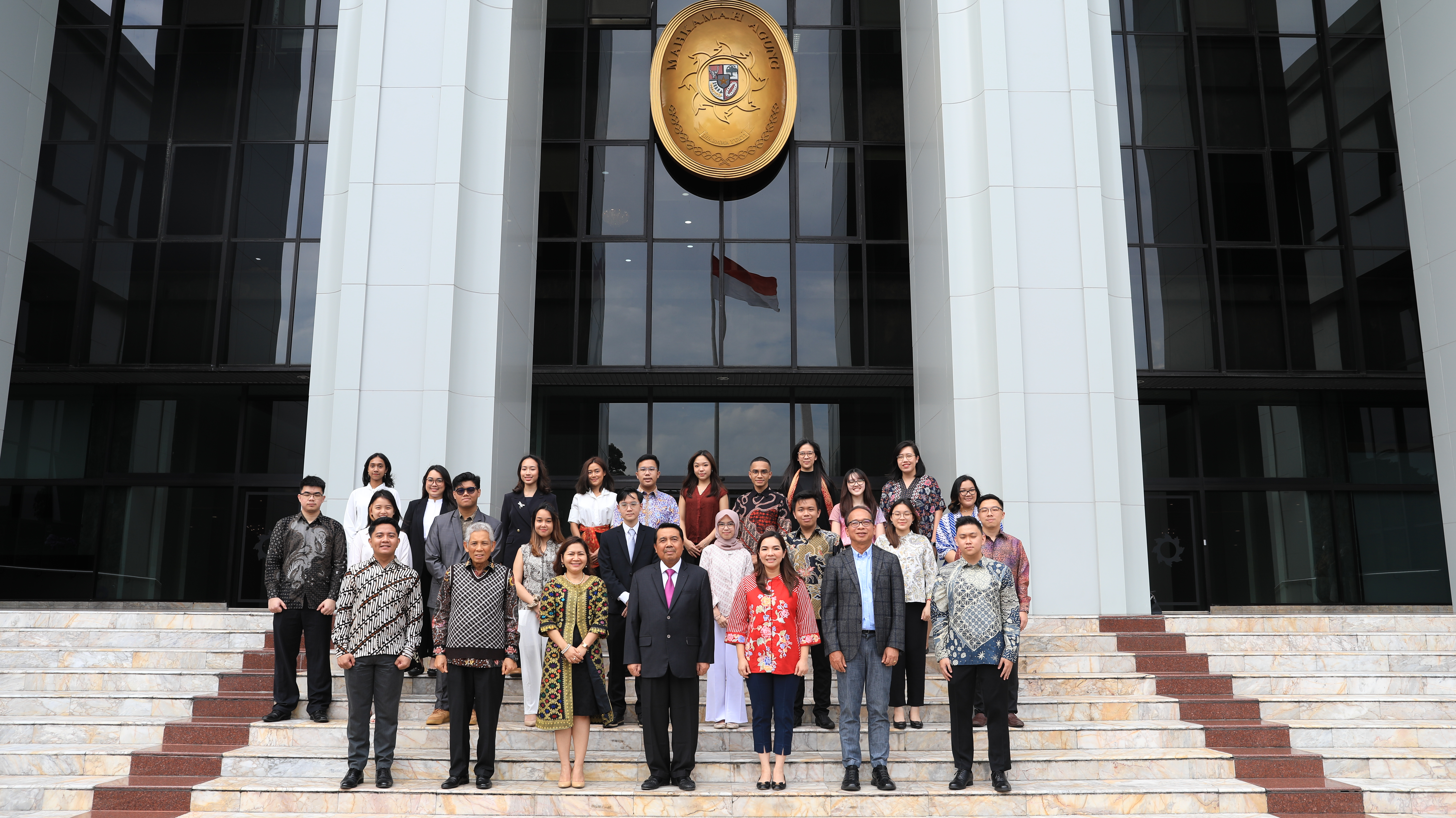 MAHKAMAH AGUNG MENERIMA KUNJUNGAN INDONESIA SOCIETY OF INTERNATIONAL LAW (INASIL)