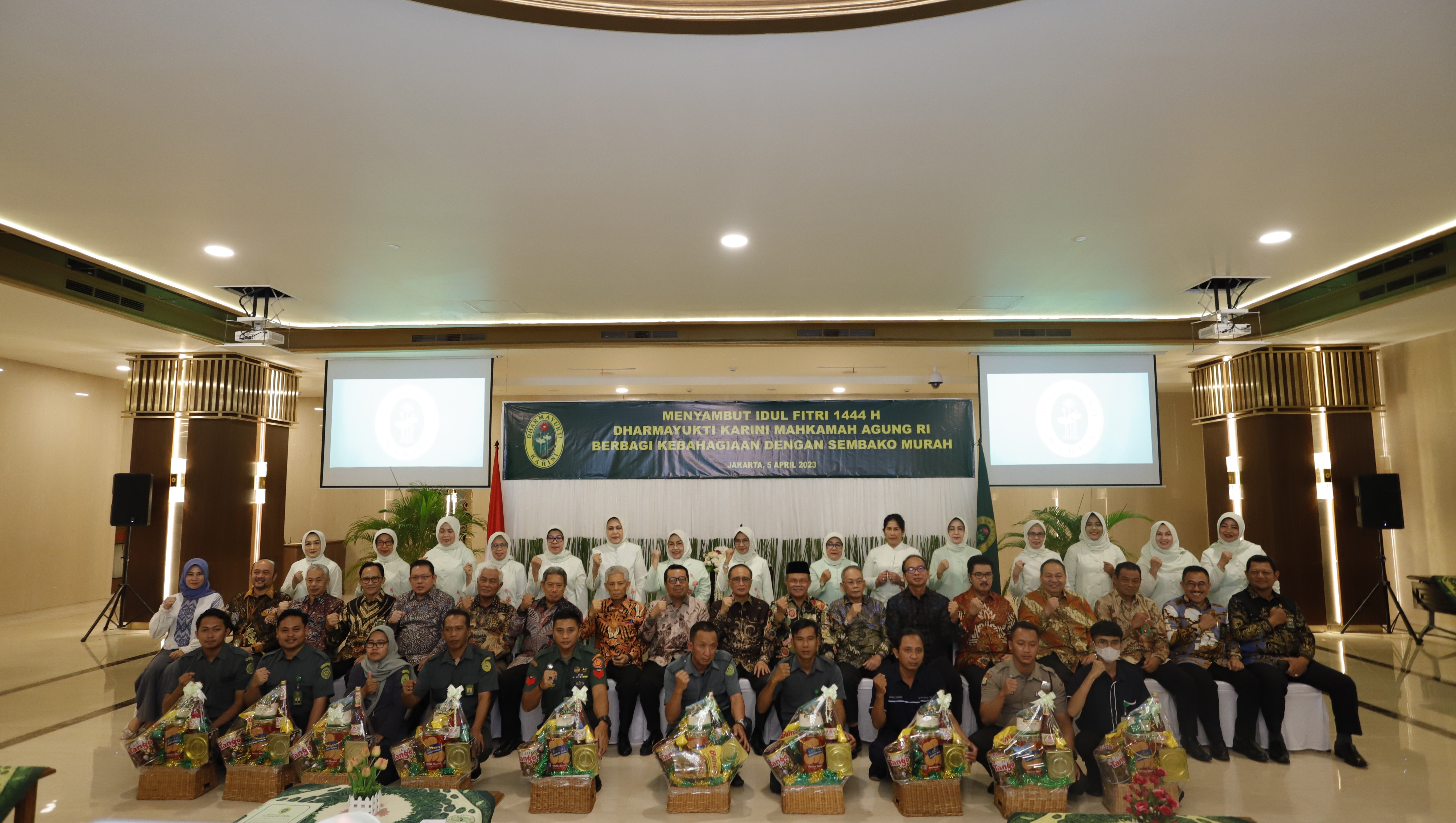 DHARMAYUKTI KARINI MAHKAMAH AGUNG BERBAGI KEBAHAGIAAN