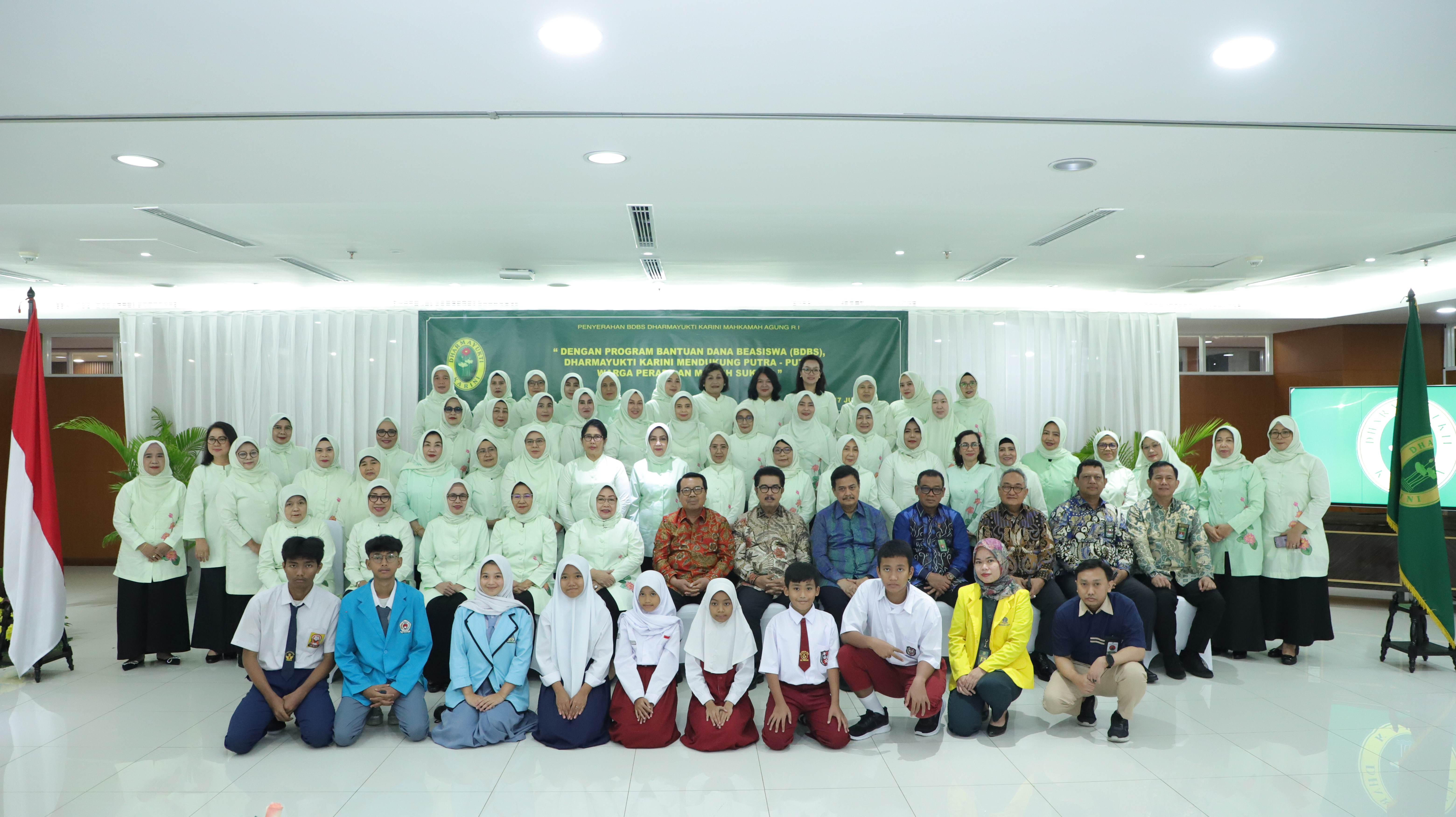 MAHKAMAH AGUNG RAIH WTP KE-12 DARI BADAN PEMERIKSAAN KEUANGAN RI