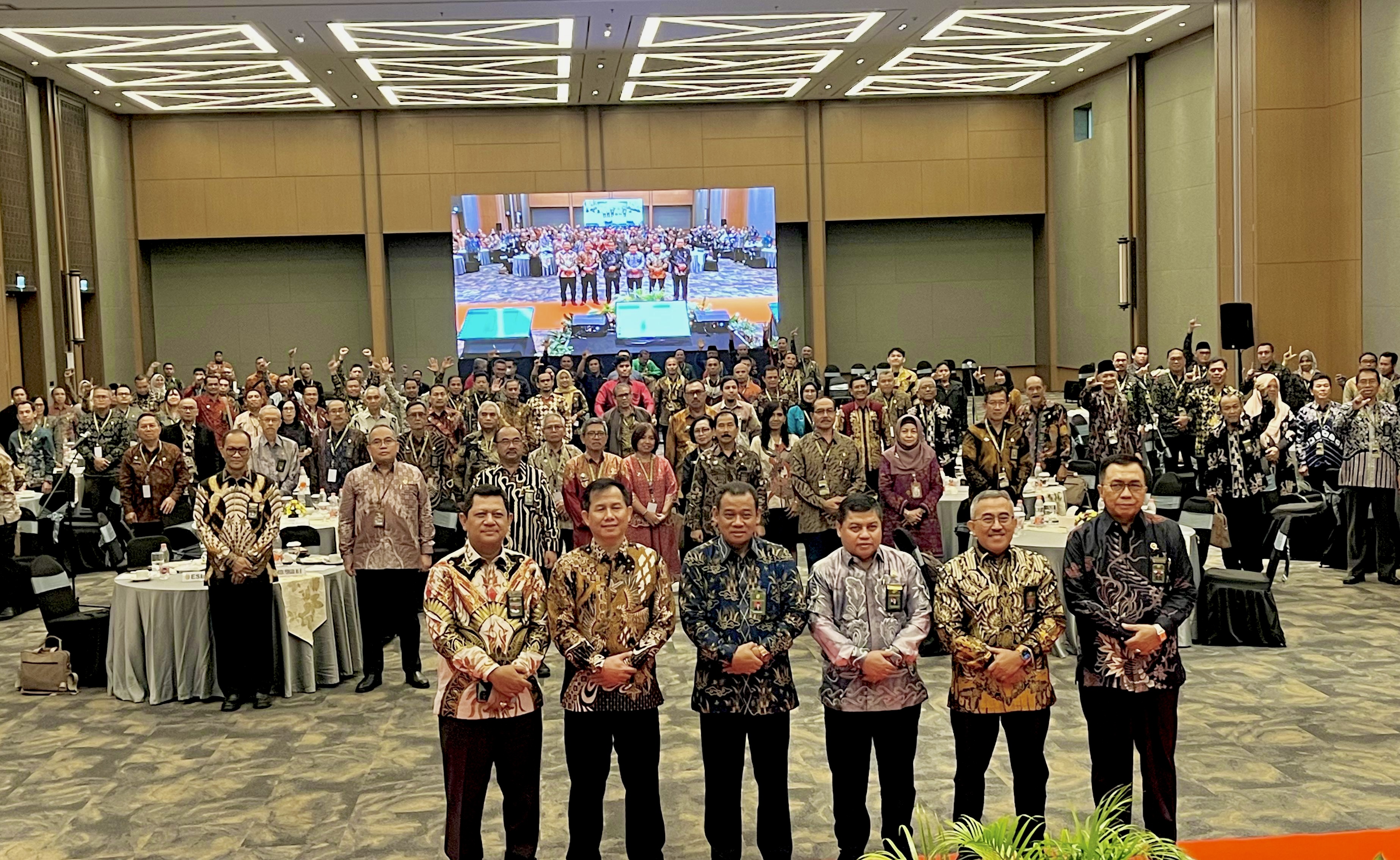 PEMBINAAN TEKNIS DAN ADMINISTRASI YUDISIAL OLEH PEJABAT ESELON I DI MATARAM