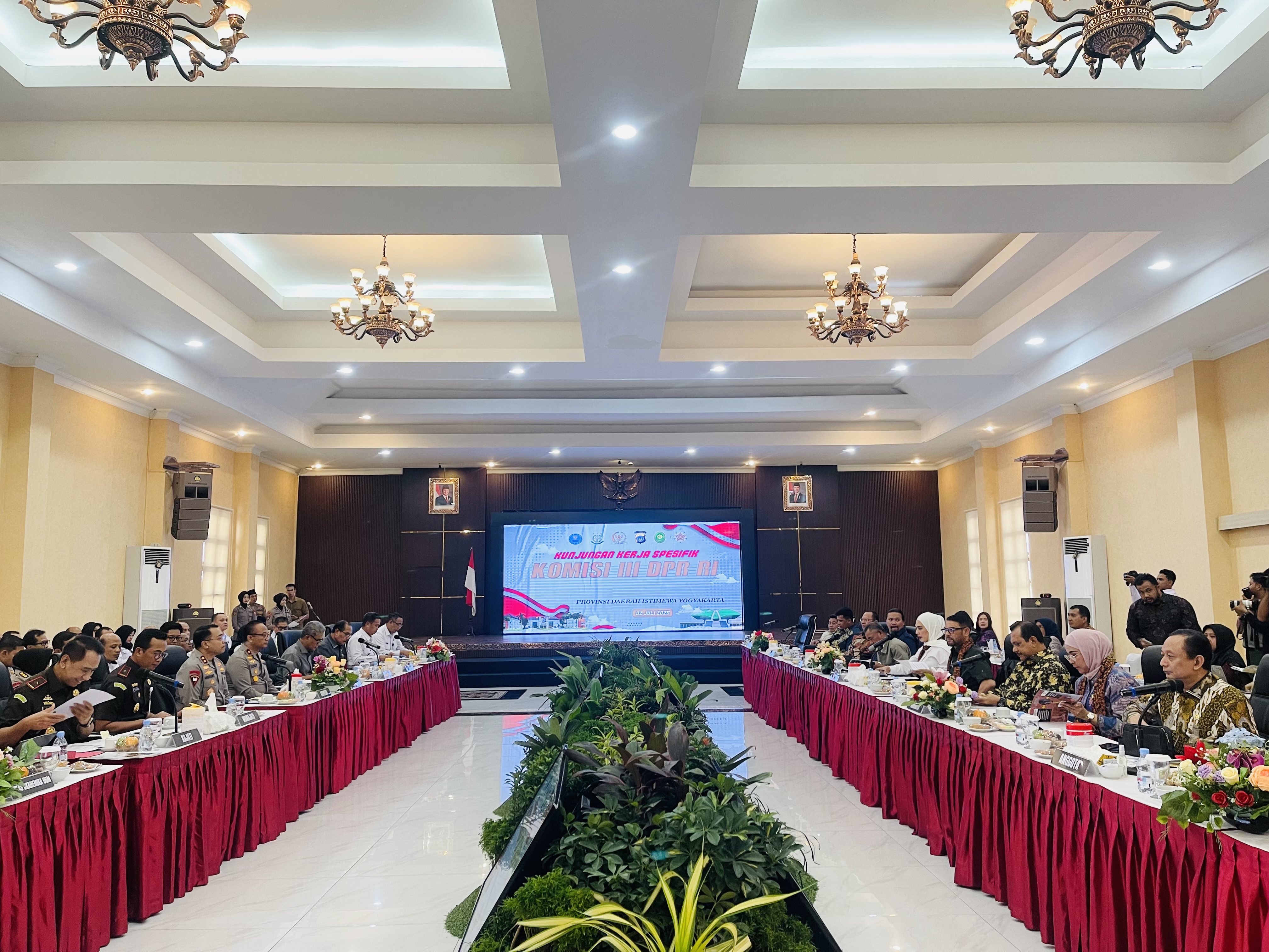 HAKIM DI YOGYAKARTA BAHAS RUU KUHP BERSAMA KOMISI III DPR RI
