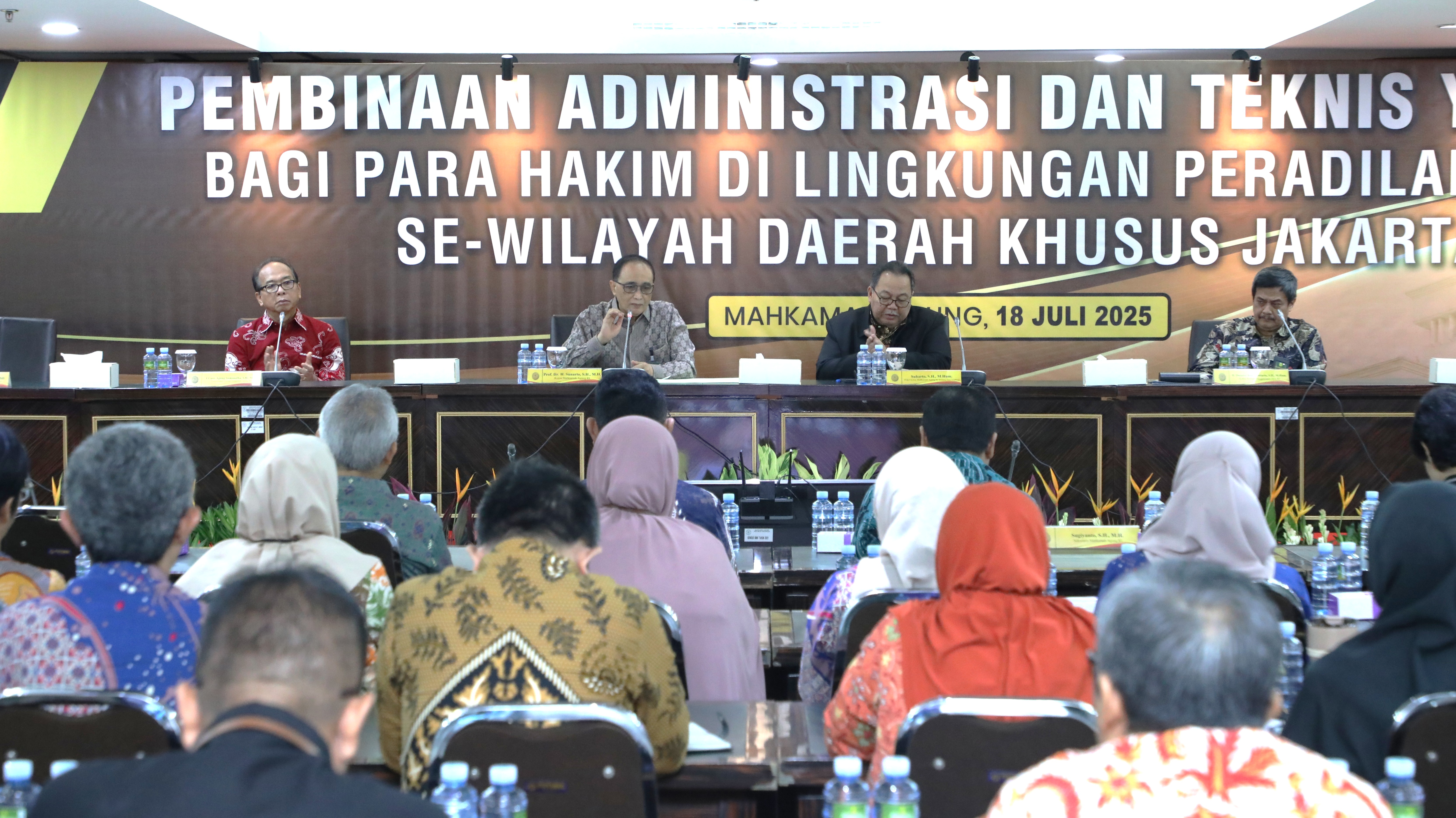 BERIKAN PEMBINAAN, KETUA MA SAMPAIKAN BEBERAPA PESAN