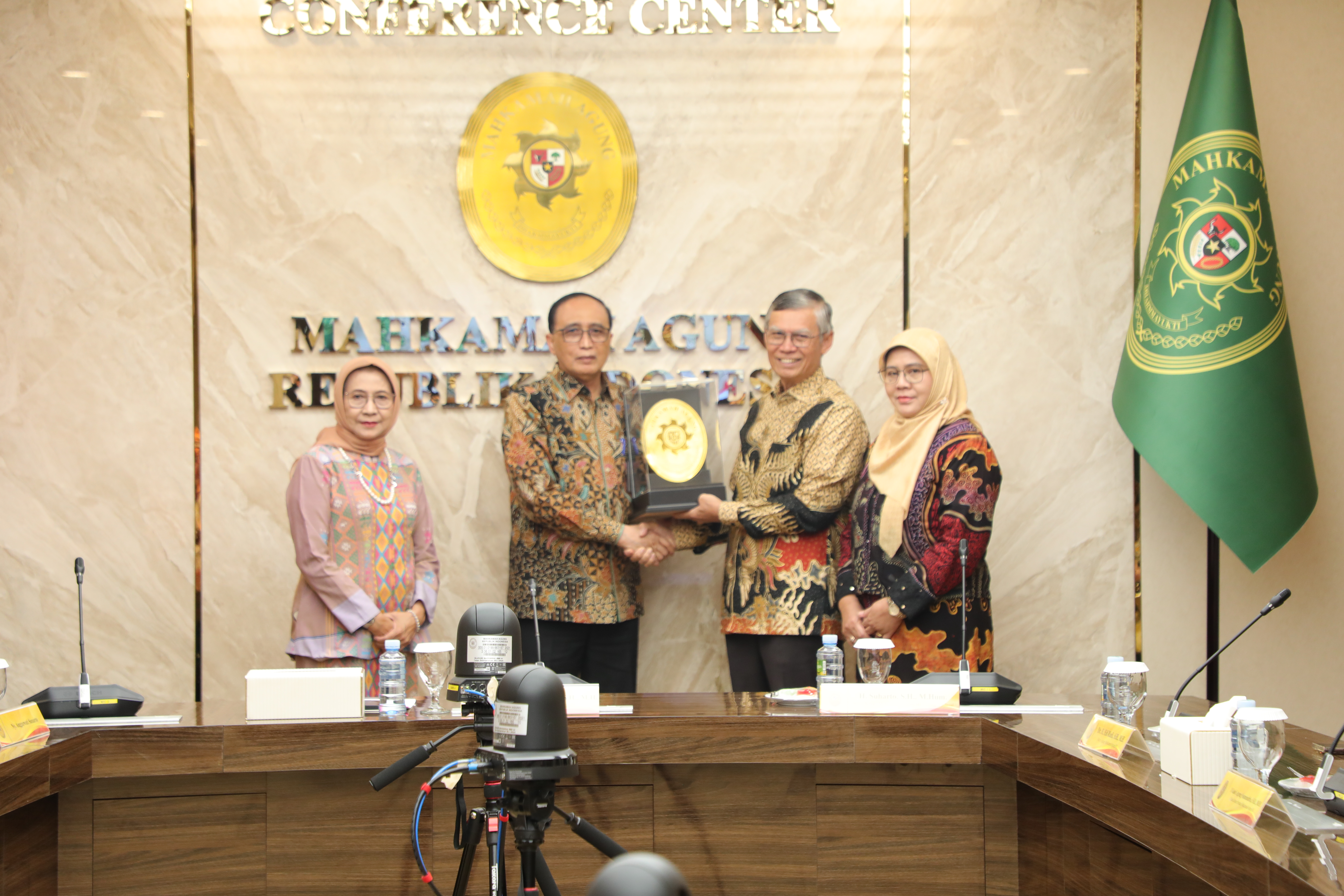 MA MELEPAS HAKIM AGUNG KAMAR AGAMA EDI RIADI