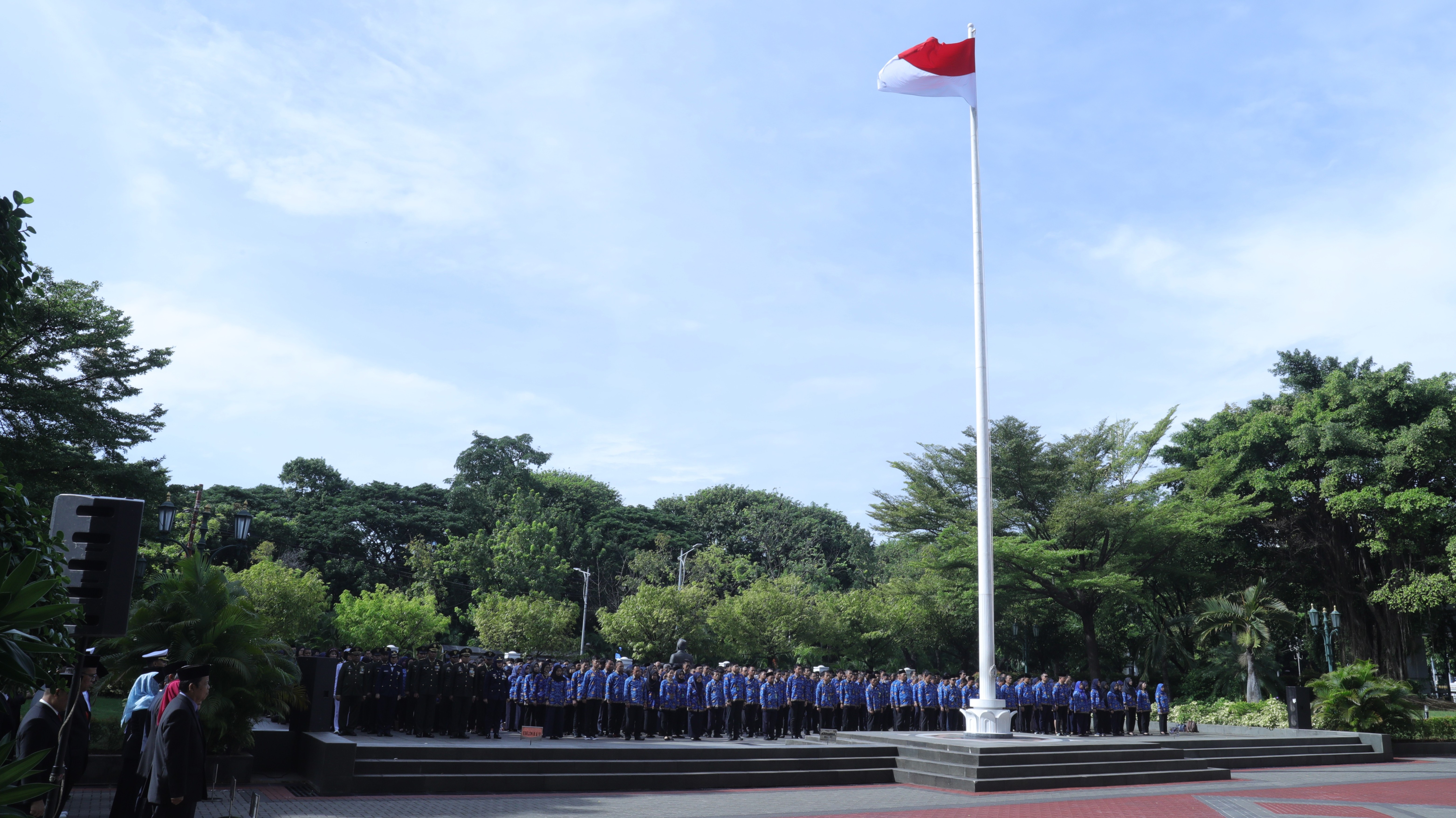 MAHKAMAH AGUNG MENGGELAR UPACARA BENDERA MEMPERINGATI HARI PAHLAWAN