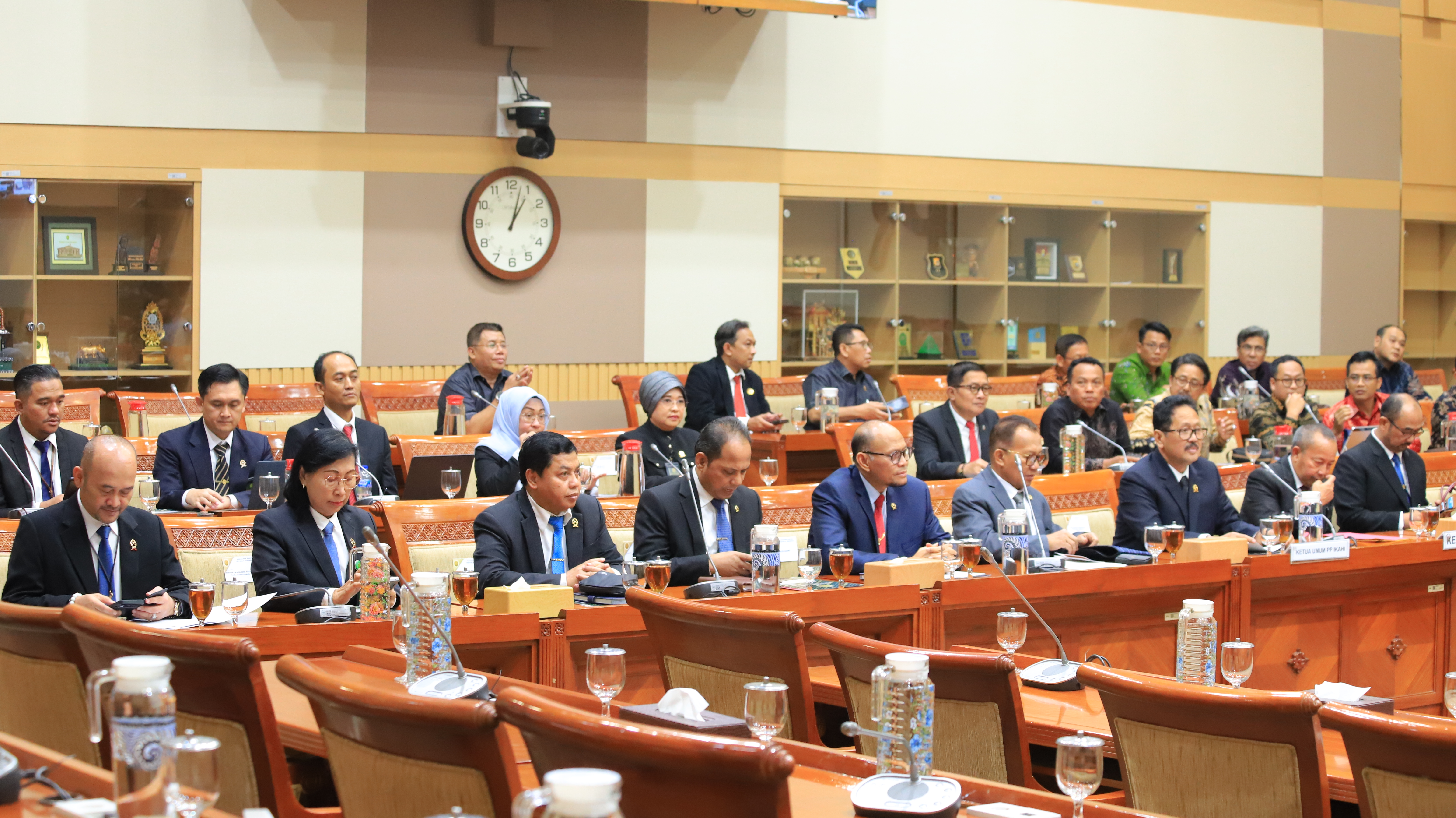 MASUKAN IKAHI, FSHA, DAN IPASPI BAGI RUU JABATAN HAKIM DALAM RDPU KOMISI III DPR