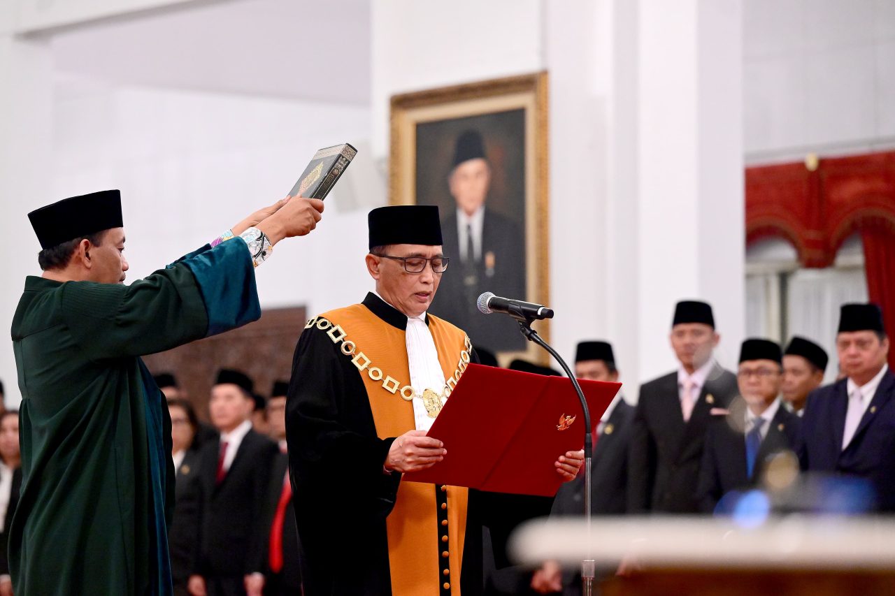 HAKIM AGUNG PENGAWAS DAN PEMBINAAN DAERAH: PROGRAM KETUA MA SUNARTO WUJUDKAN BADAN PERADILAN YANG AGUNG