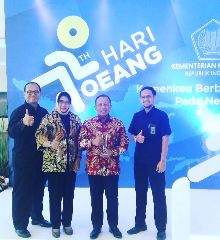 MAHKAMAH AGUNG MENERIMA PENGHARGAAN BMN DARI KEMENTERIAN KEUANGAN