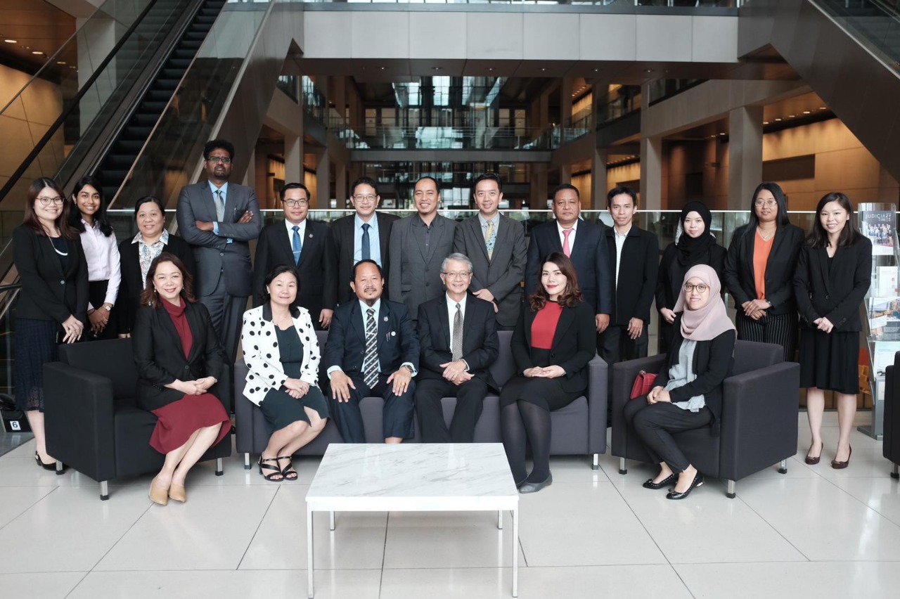 DELEGASI MAHKAMAH AGUNG R.I. MENGHADIRI PERTEMUAN CACJ WORKING / STUDY GROUP DI SINGAPURA