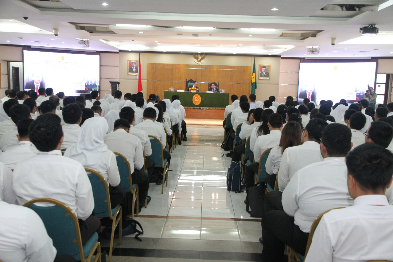 WAKIL KETUA MA BIDANG NON YUDISIAL SAMPAIKAN CERAMAH UMUM KEPADA CALON HAKIM LINGKUNGAN PERADILAN UMUM DAN PERADILAN AGAMA