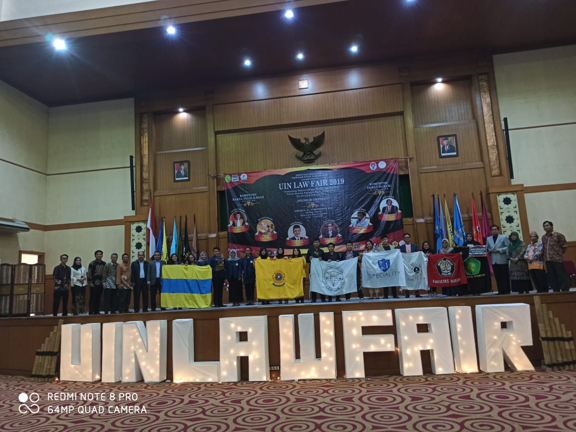 JUARA UMUM, UNAIR KEMBALI REBUT PIALA KMA UNTUK YANG KEDUA KALI