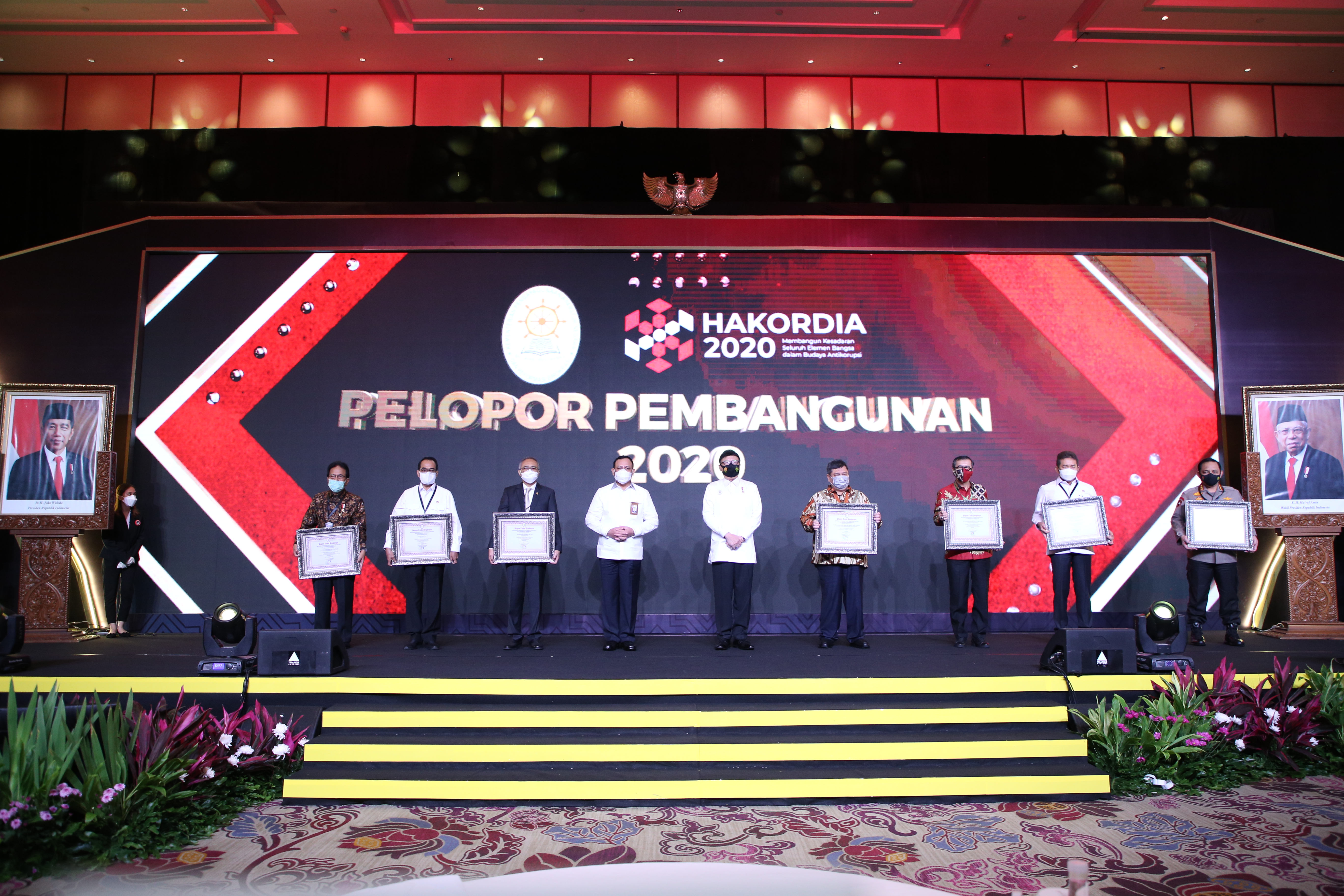 APRESIASI DAN PENGANUGERAHAN ZONA INTEGRITAS MENUJU WILAYAH BEBAS DARI KORUPSI (WBK) UNTUK 86 PENGADILAN DAN WILAYAH BIROKRASI BERSIH MELAYANI UNTUK 9 PENGADILAN SERTA 10 TOKOH PELOPOR PERUBAHAN TAHUN 2020.