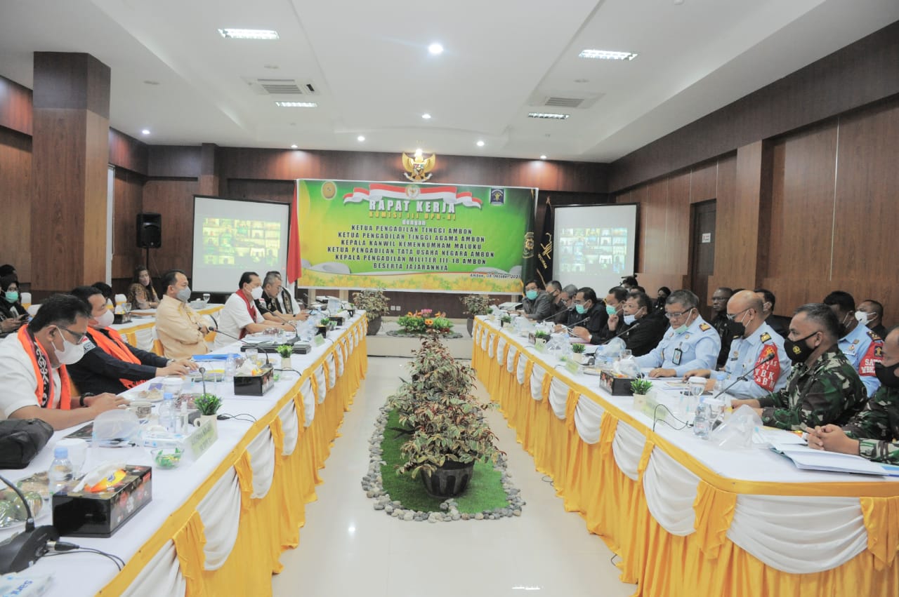 KUNJUNGAN KERJA KOMISI III DPR RI DENGAN EMPAT LINGKUNGAN PERADILAN PROVINSI MALUKU